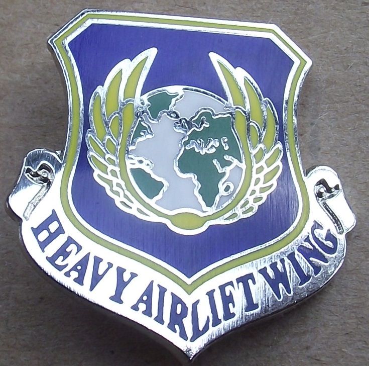 Heavy Airlift Wing Repülőezred jelvény