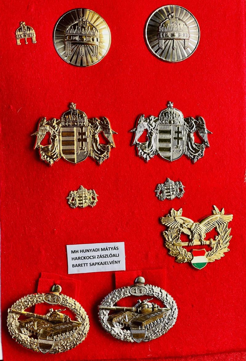 Magyar Honvédség sapkajelvény-gyűjteményem