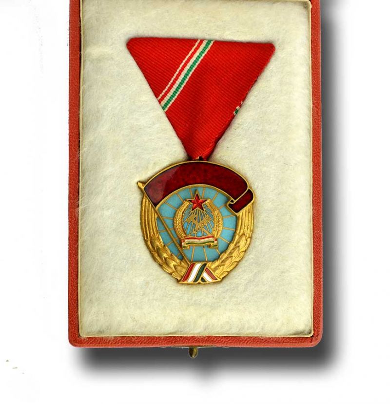 A Munka Vörös Zászló Érdemrendje - 1953