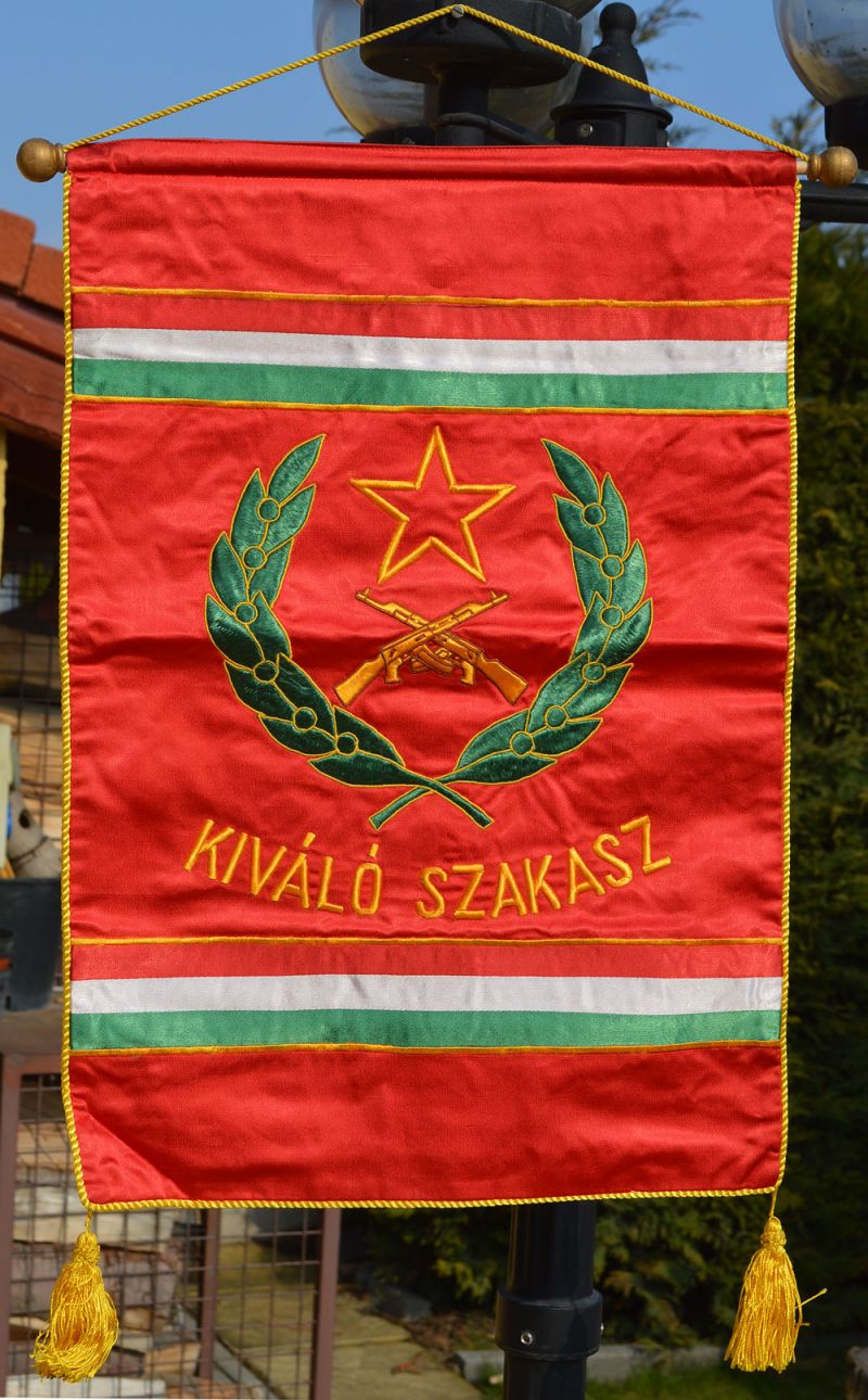 "Kiváló Szakasz" zászló