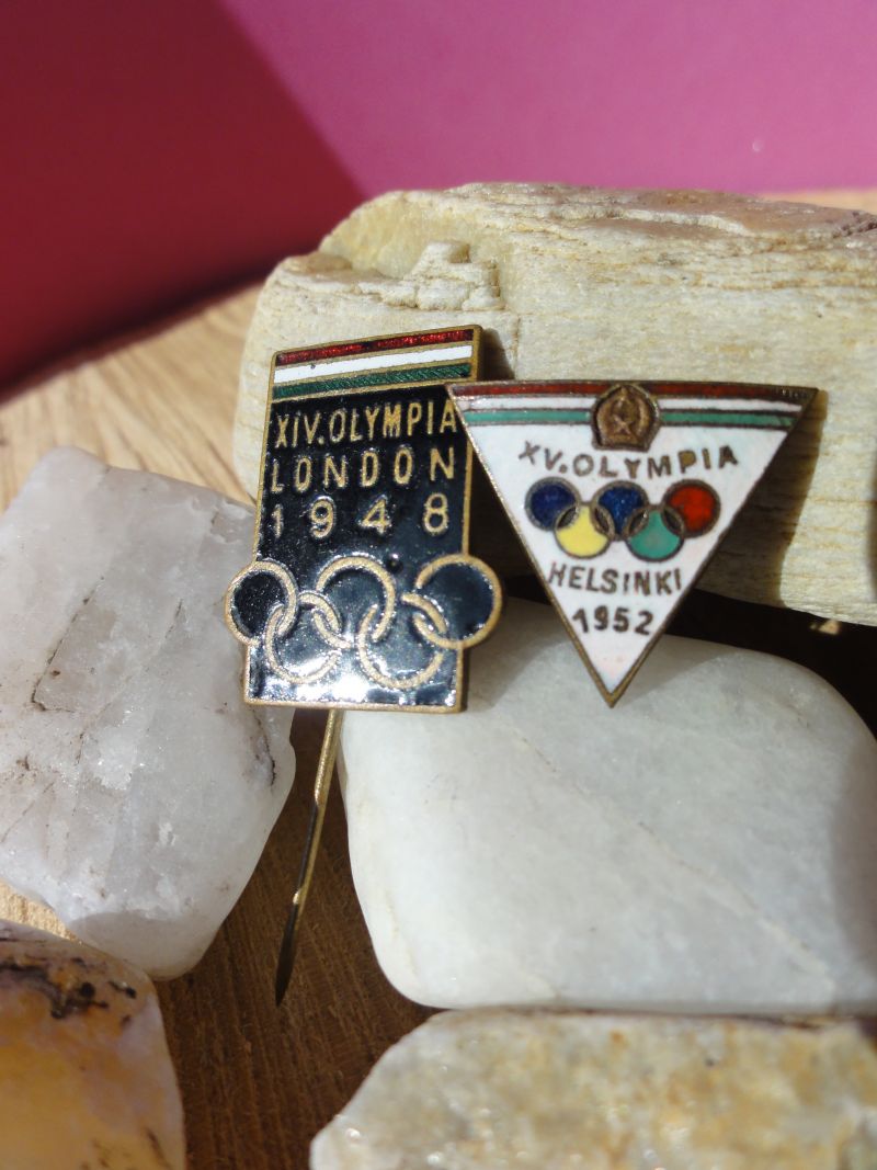 Az 1948, London és 1952, Helsinki Olimpia jelvényei