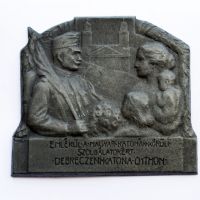 A Debreceni Katonaotthon Emlékjelvénye