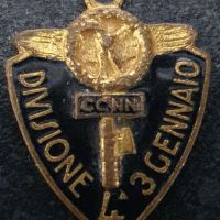 Olasz 4ª Divisione CC.NN. "3 gennaio" medál
